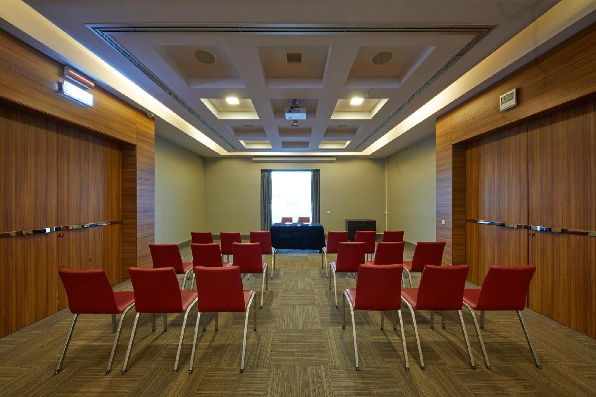 คราวน์ พลาซา เวโรนา ฟิเอรา Hotel ภายนอก รูปภาพ